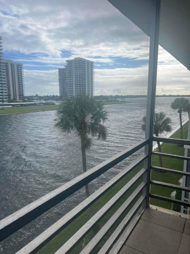 20 Yacht Club #405, North Palm Beach FL 33408