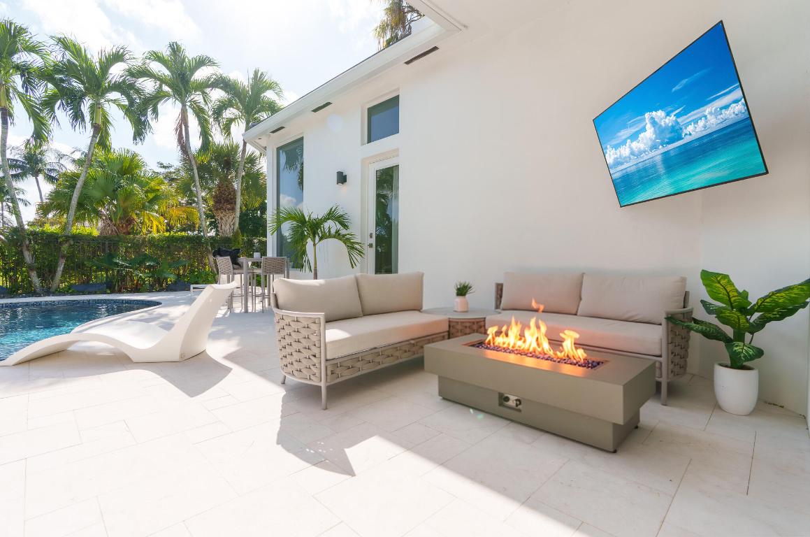 7952 Trieste, Delray Beach FL 33446
