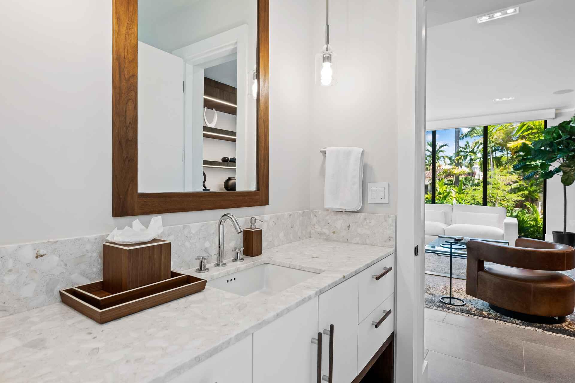 5288 Alton, Miami Beach FL 33140