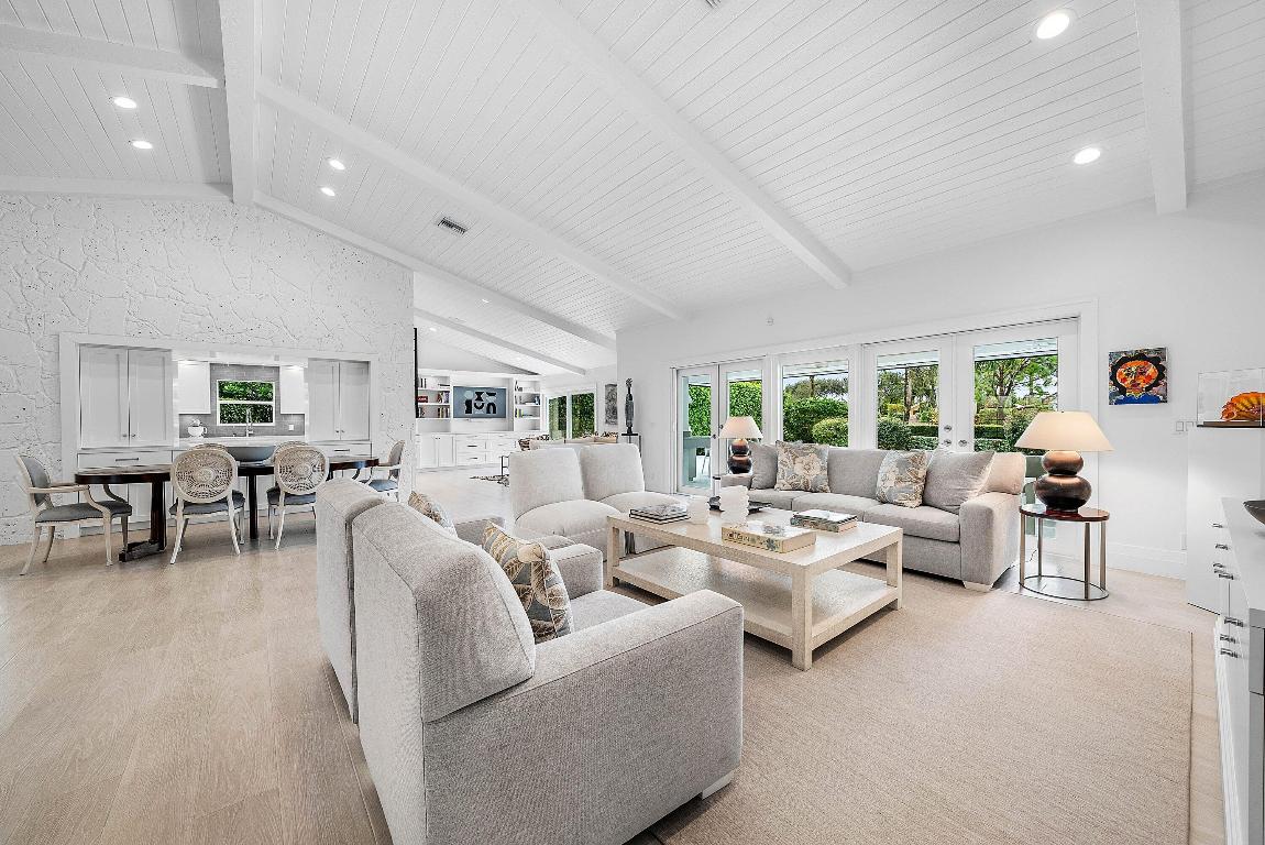 4199 Bocaire, Boca Raton FL 33487