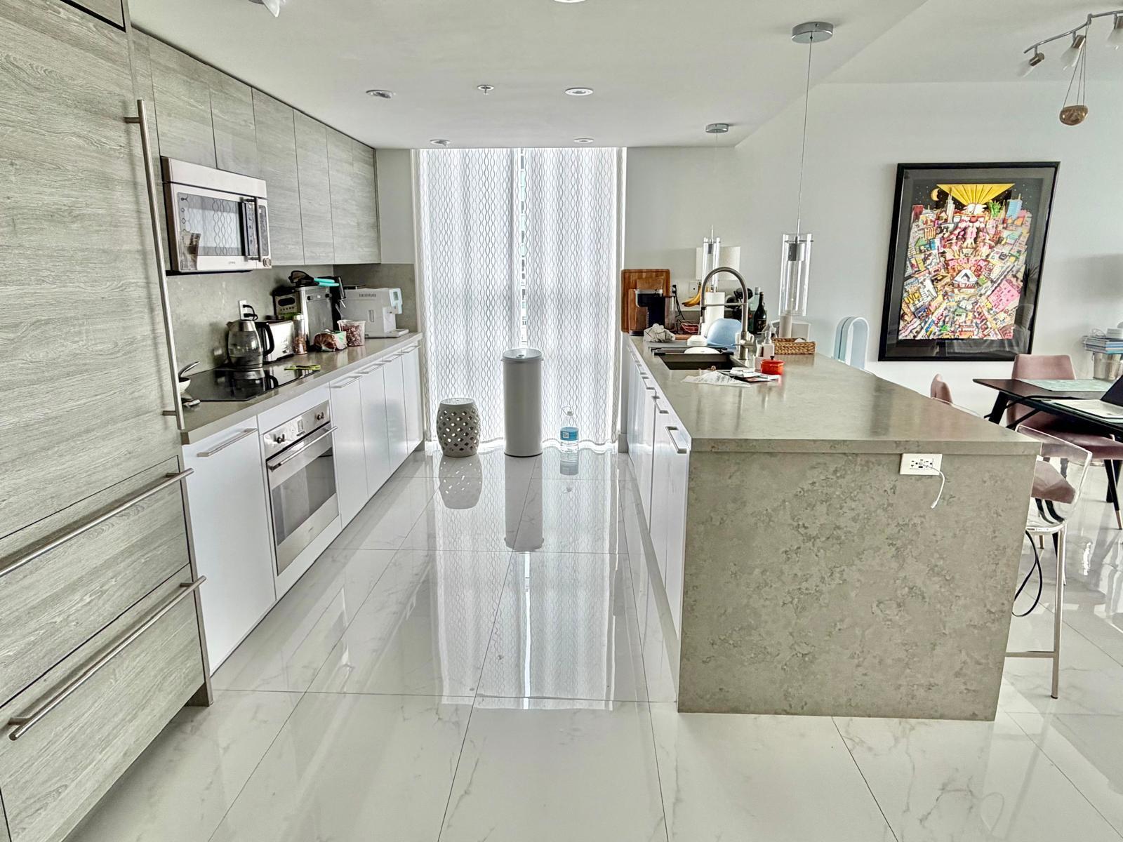 400 Sunny Isles #1022, Sunny Isles Beach FL 33160