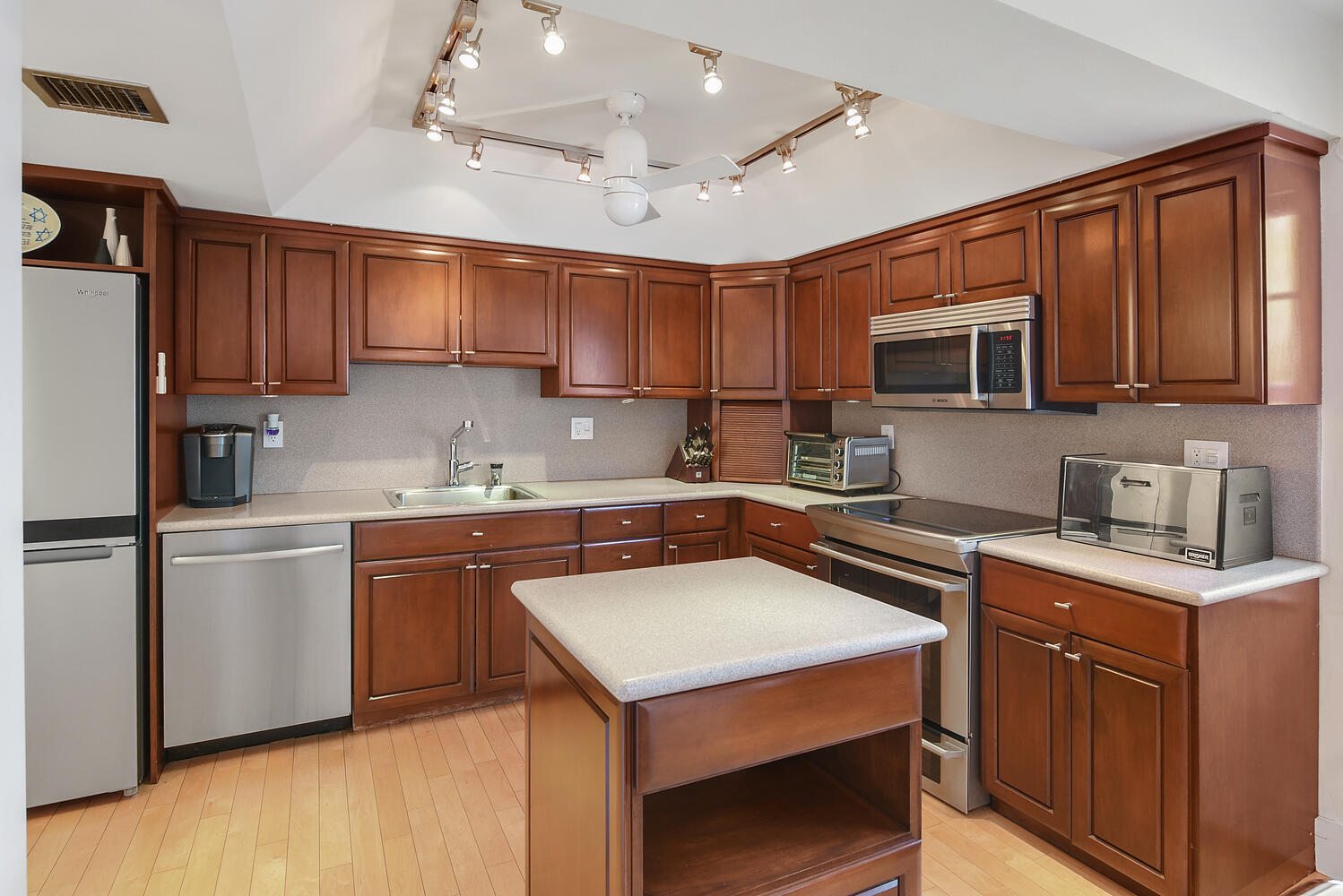 7369 Orangewood #108, Boca Raton FL 33433