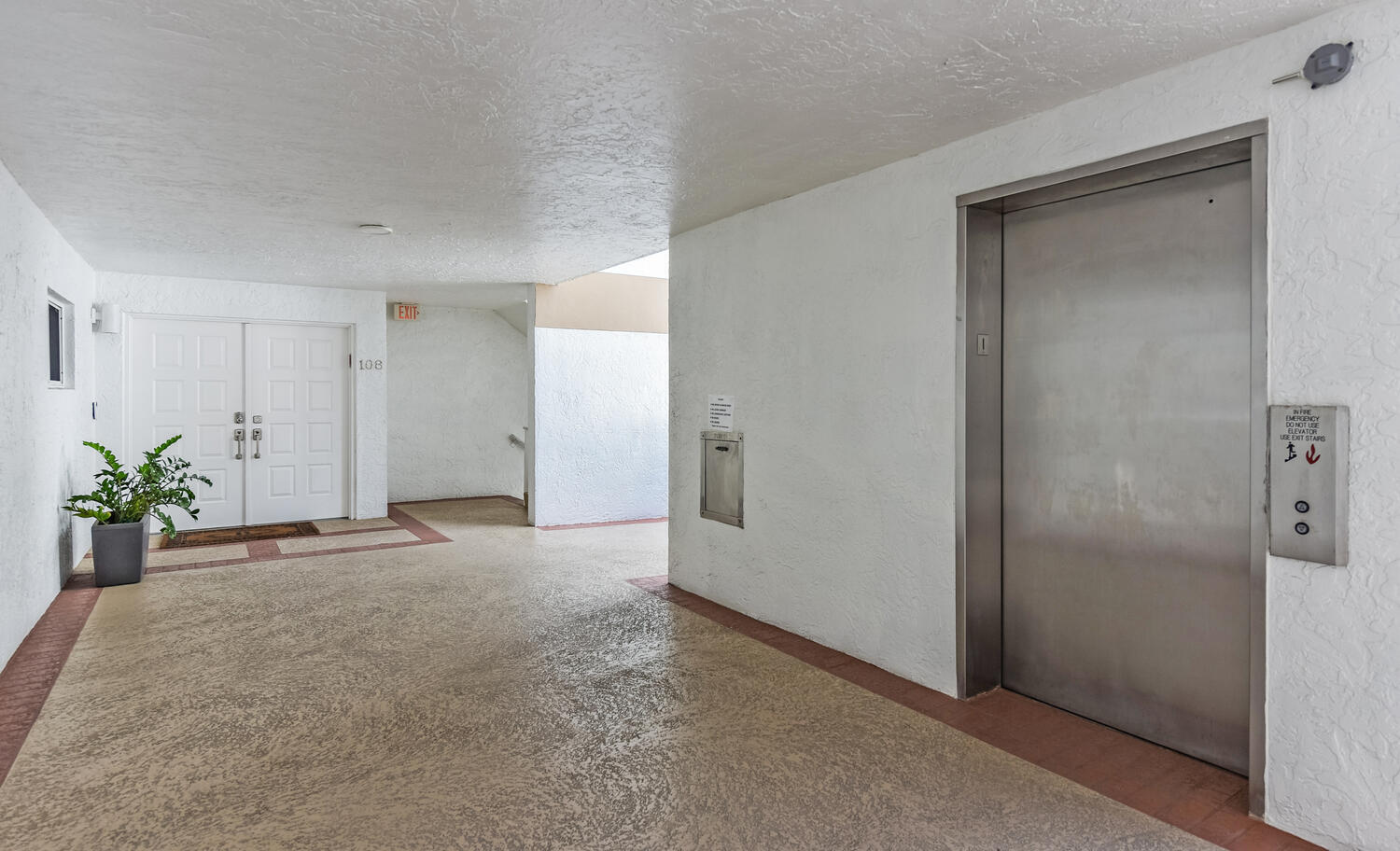 7369 Orangewood #108, Boca Raton FL 33433