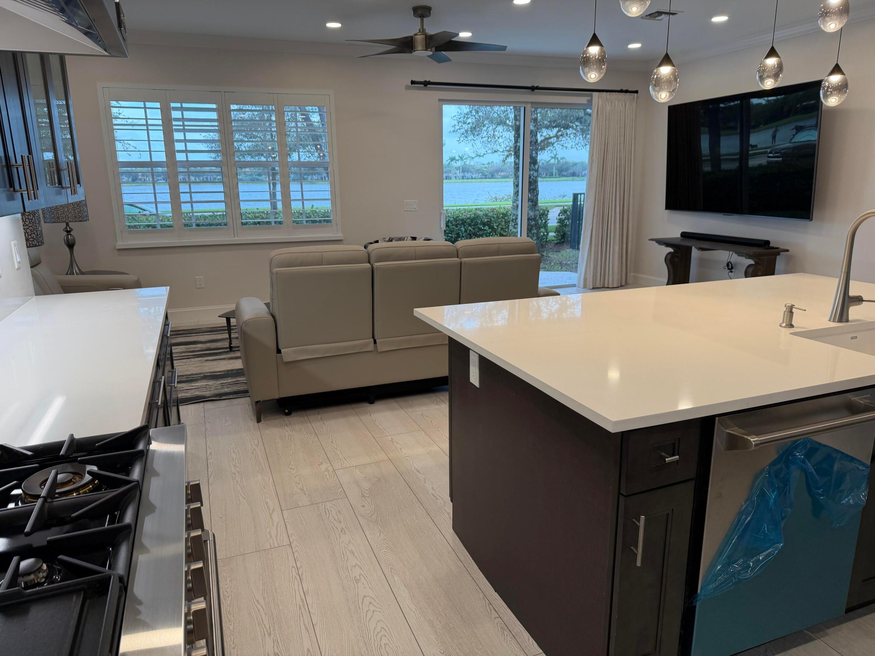 Palm Beach Gardens FL 33410 - R11152671
