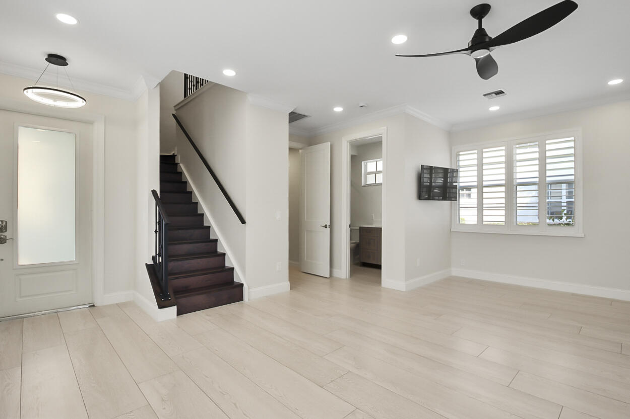 Palm Beach Gardens FL 33410 - R11152671