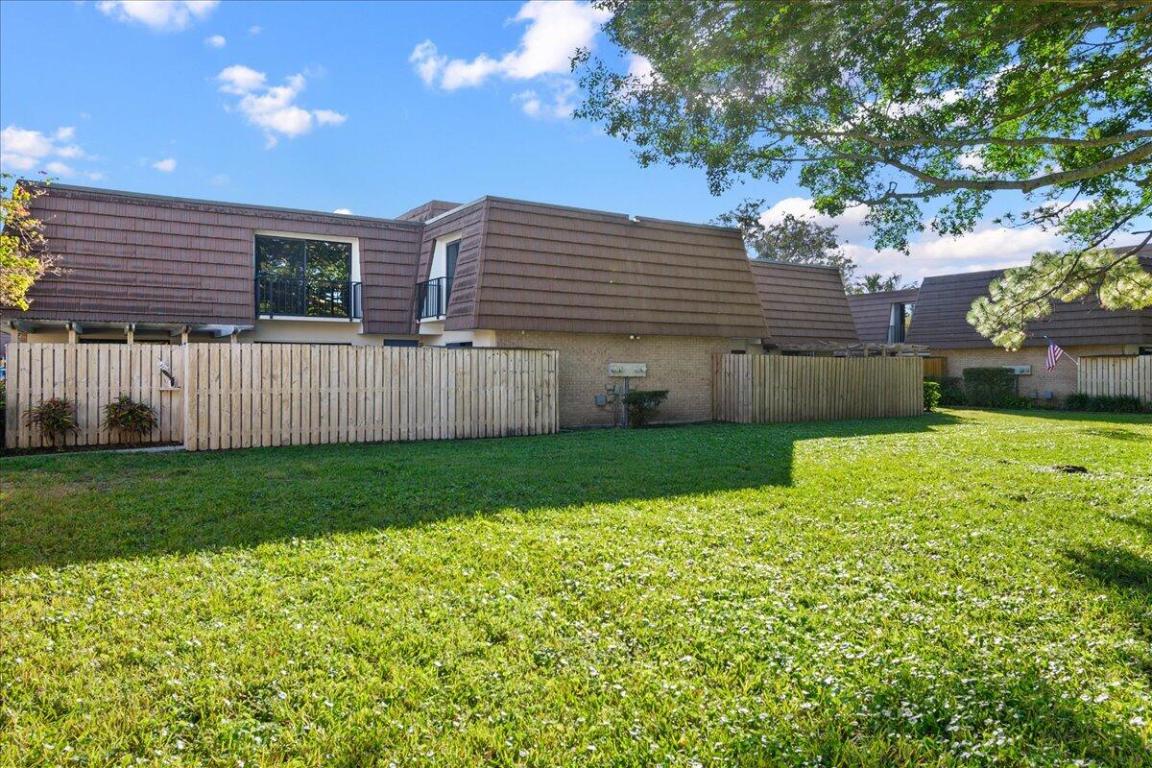 709 7th, Palm Beach Gardens FL 33418