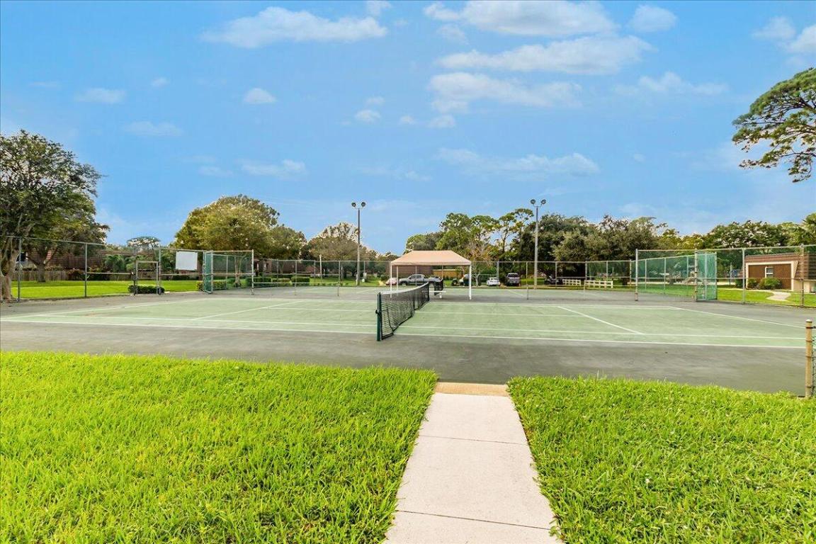 709 7th, Palm Beach Gardens FL 33418