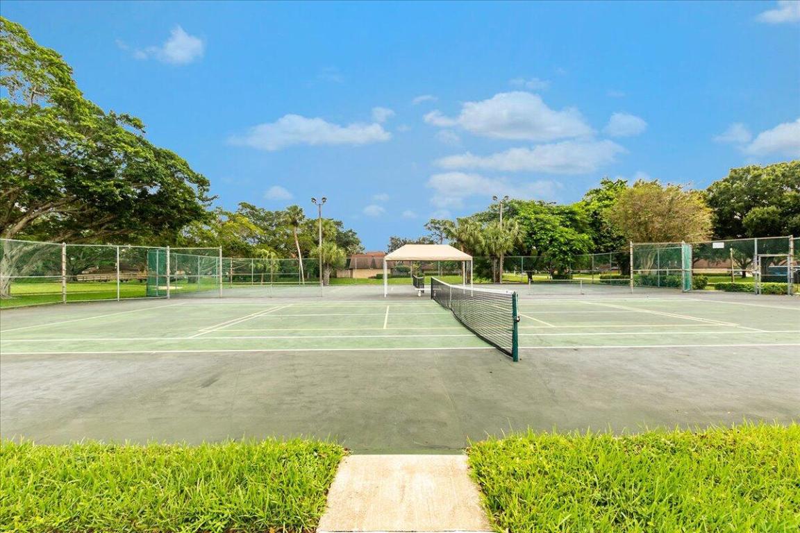 709 7th, Palm Beach Gardens FL 33418