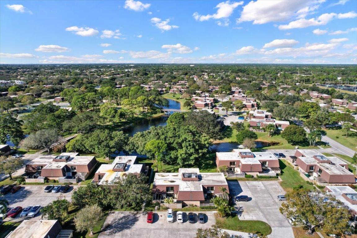 709 7th, Palm Beach Gardens FL 33418