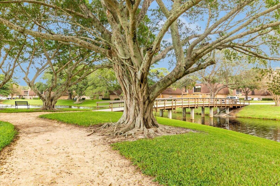 709 7th, Palm Beach Gardens FL 33418