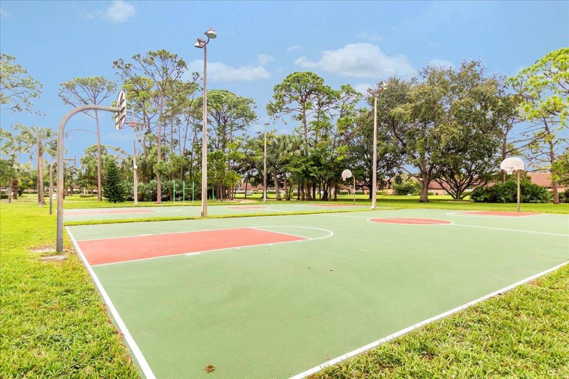 709 7th, Palm Beach Gardens FL 33418