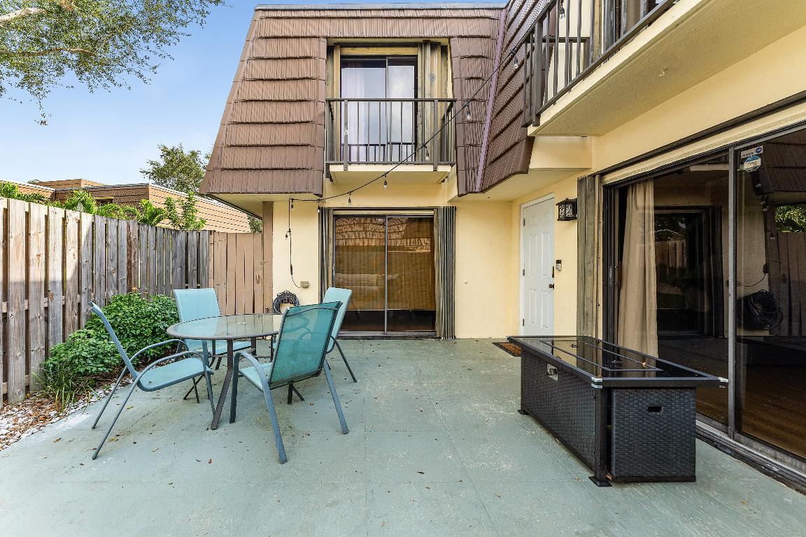 707 7th, Palm Beach Gardens FL 33410