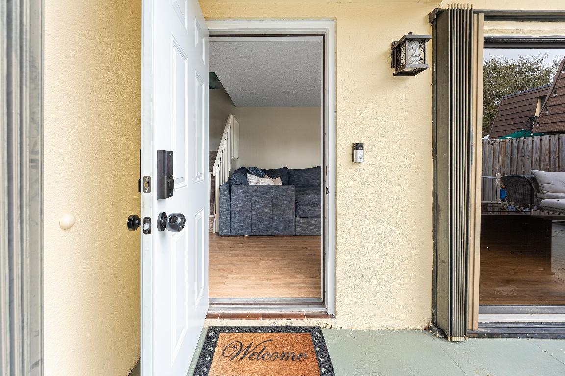 707 7th, Palm Beach Gardens FL 33410