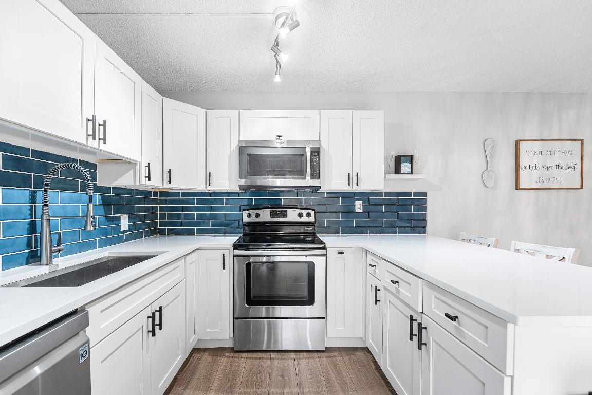 707 7th, Palm Beach Gardens FL 33410