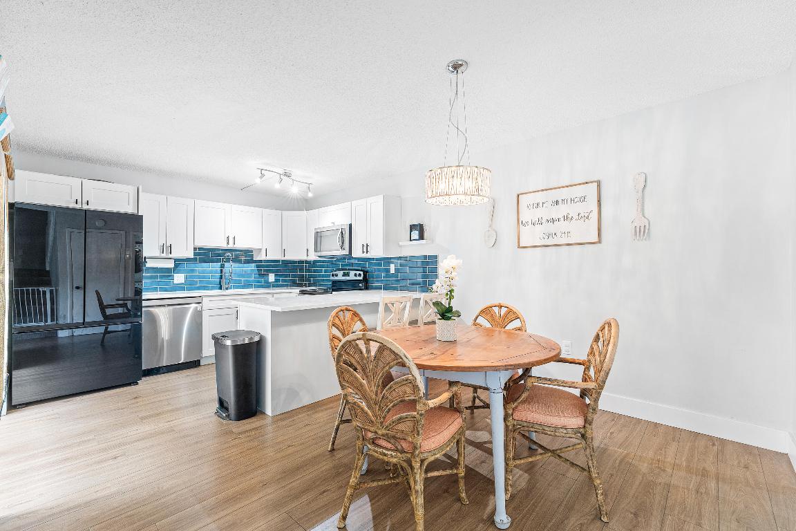 707 7th, Palm Beach Gardens FL 33410