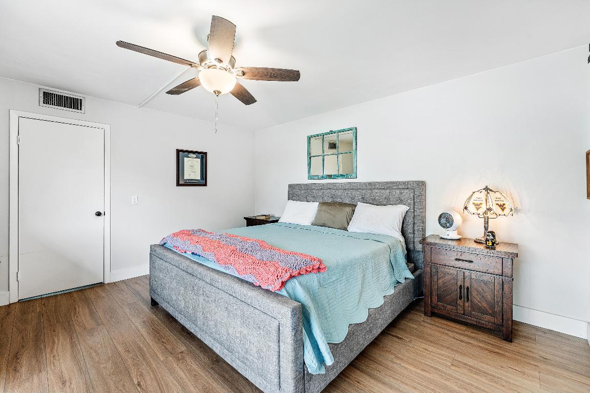 707 7th, Palm Beach Gardens FL 33410