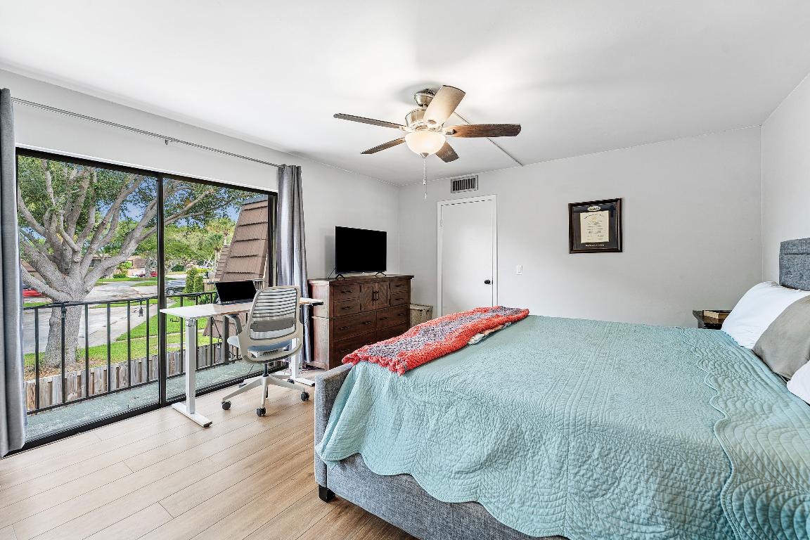 707 7th, Palm Beach Gardens FL 33410