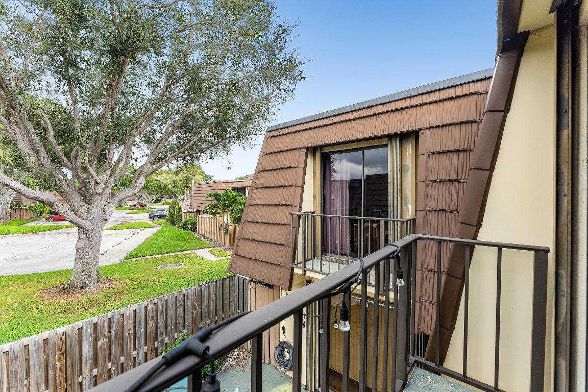 707 7th, Palm Beach Gardens FL 33410