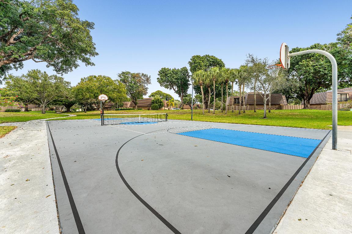 707 7th, Palm Beach Gardens FL 33410