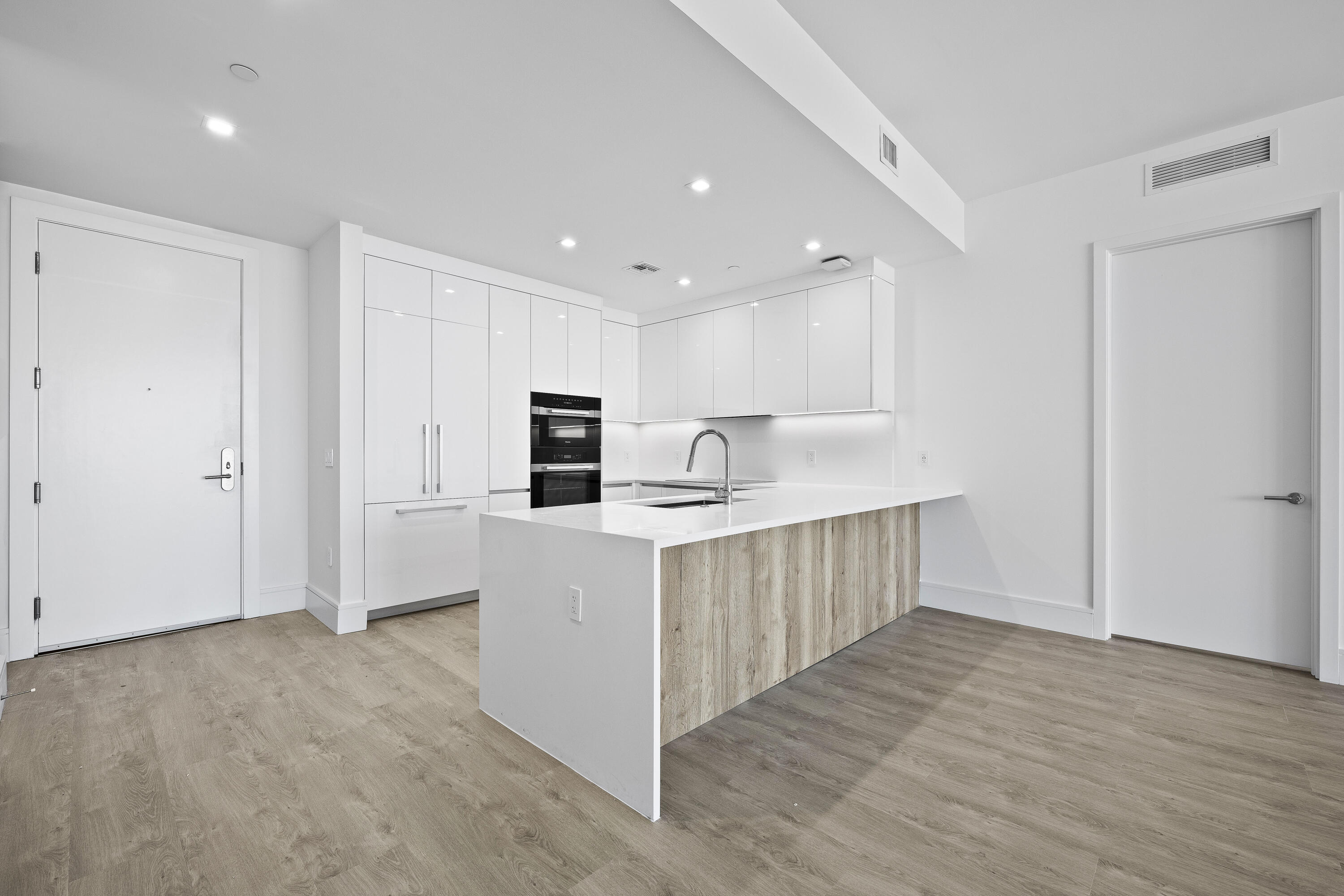 220 Lake Shore #1413, Lake Park FL 33403