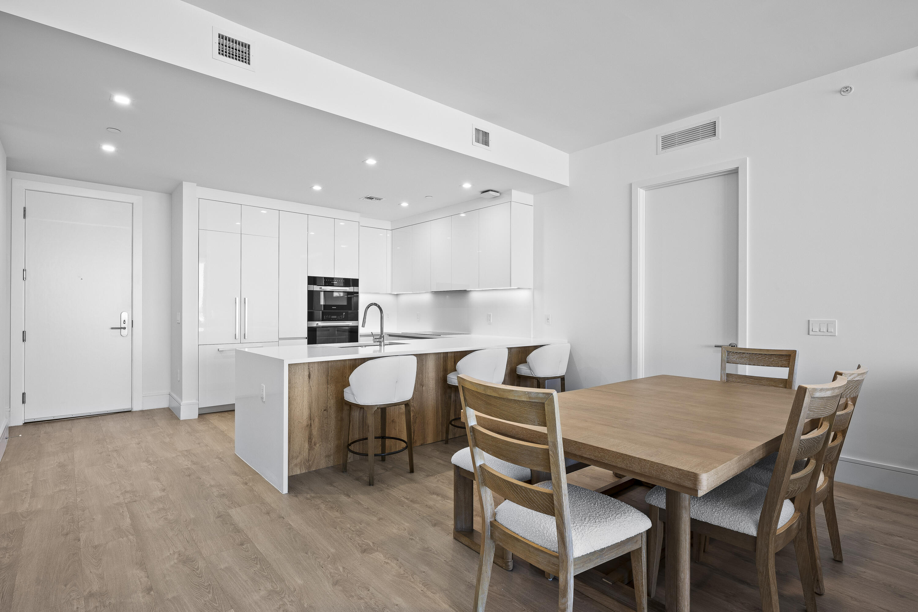 220 Lake Shore #1413, Lake Park FL 33403