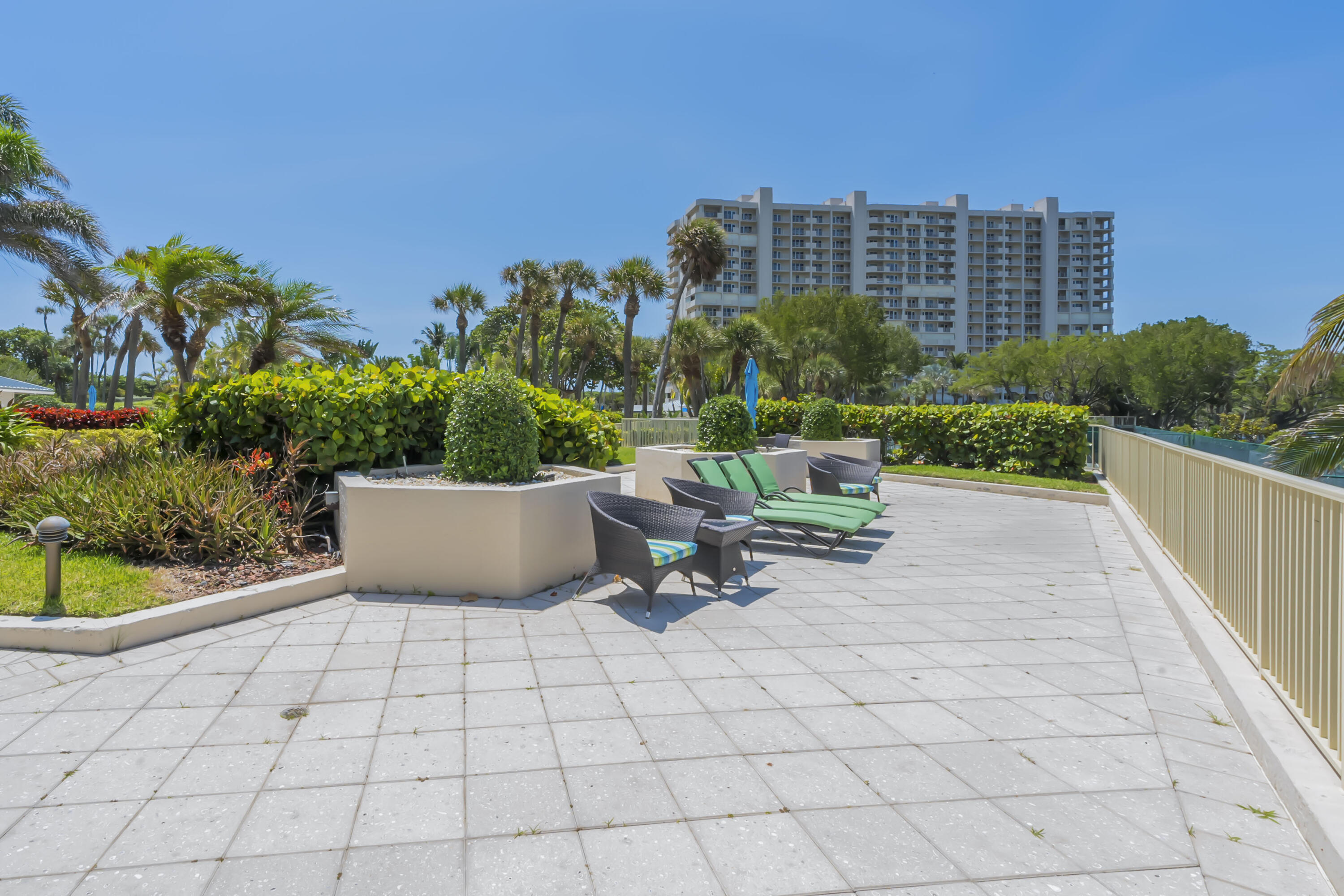 4301 N Ocean #1002, Boca Raton FL 33431