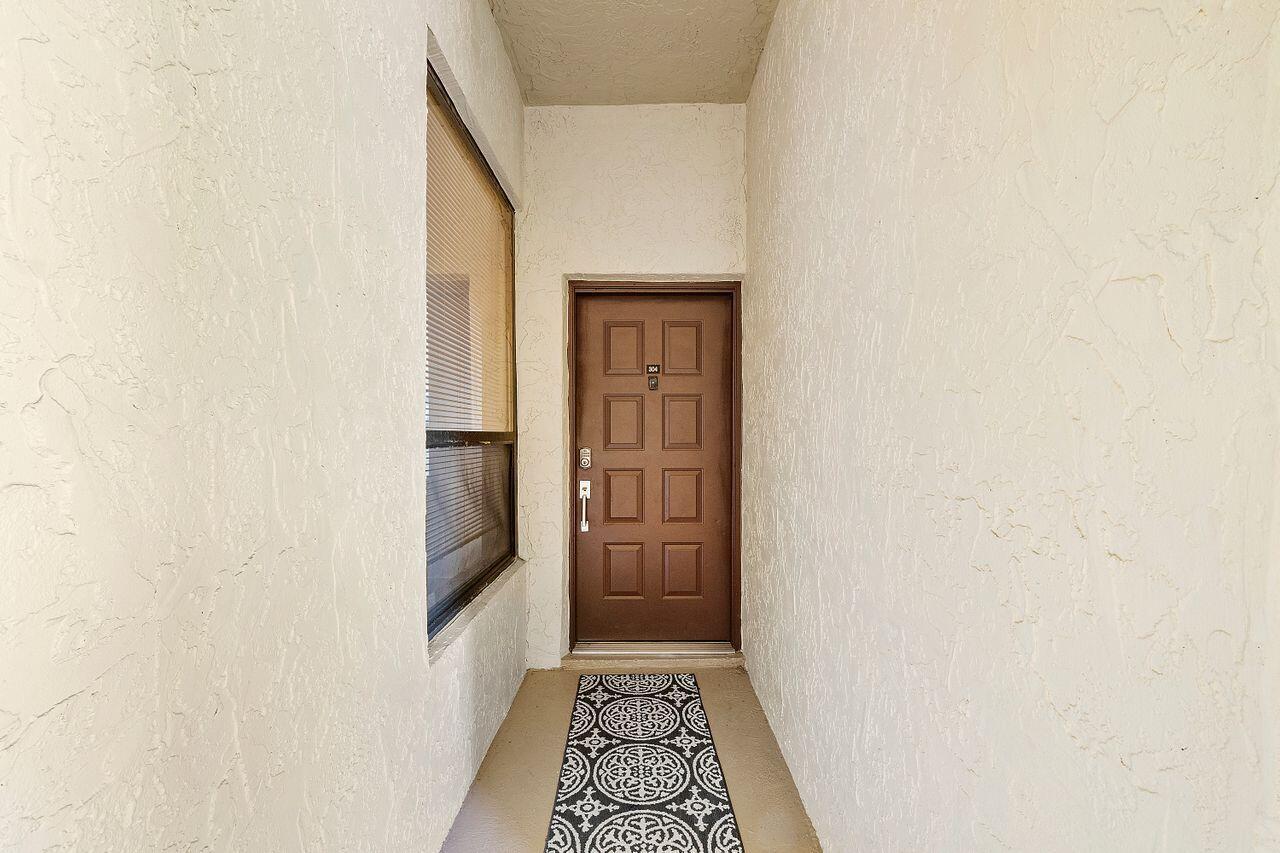 7508 La Paz #304, Boca Raton FL 33433