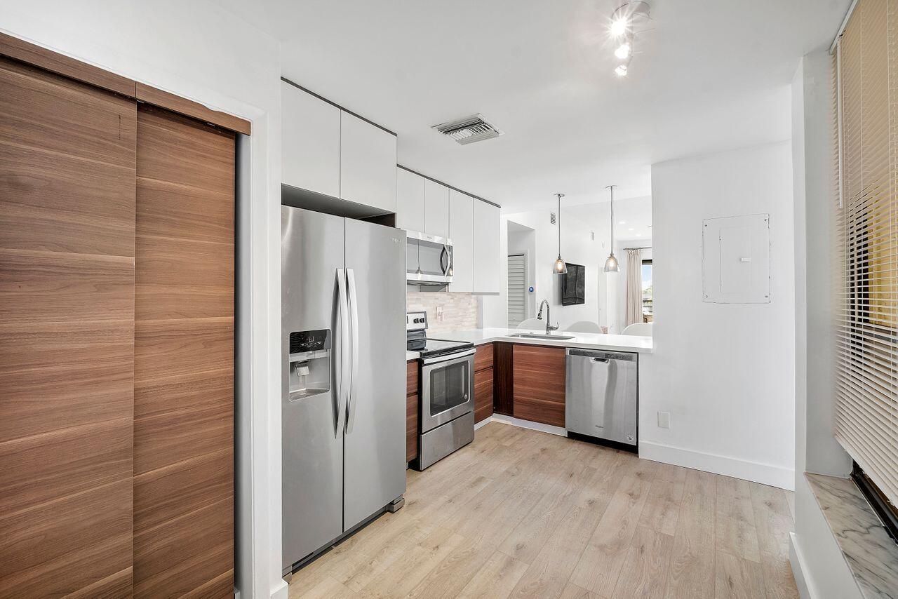 7508 La Paz #304, Boca Raton FL 33433