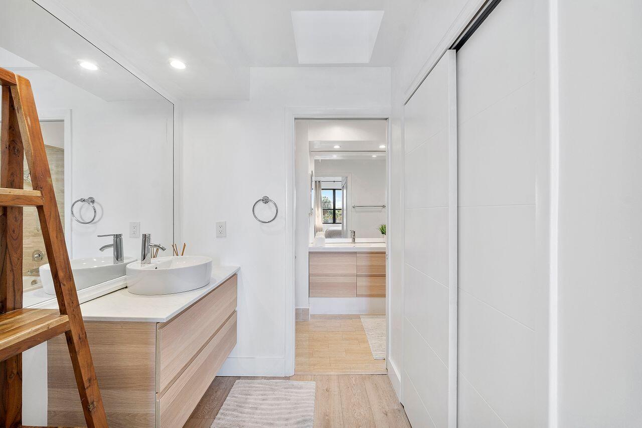 7508 La Paz #304, Boca Raton FL 33433