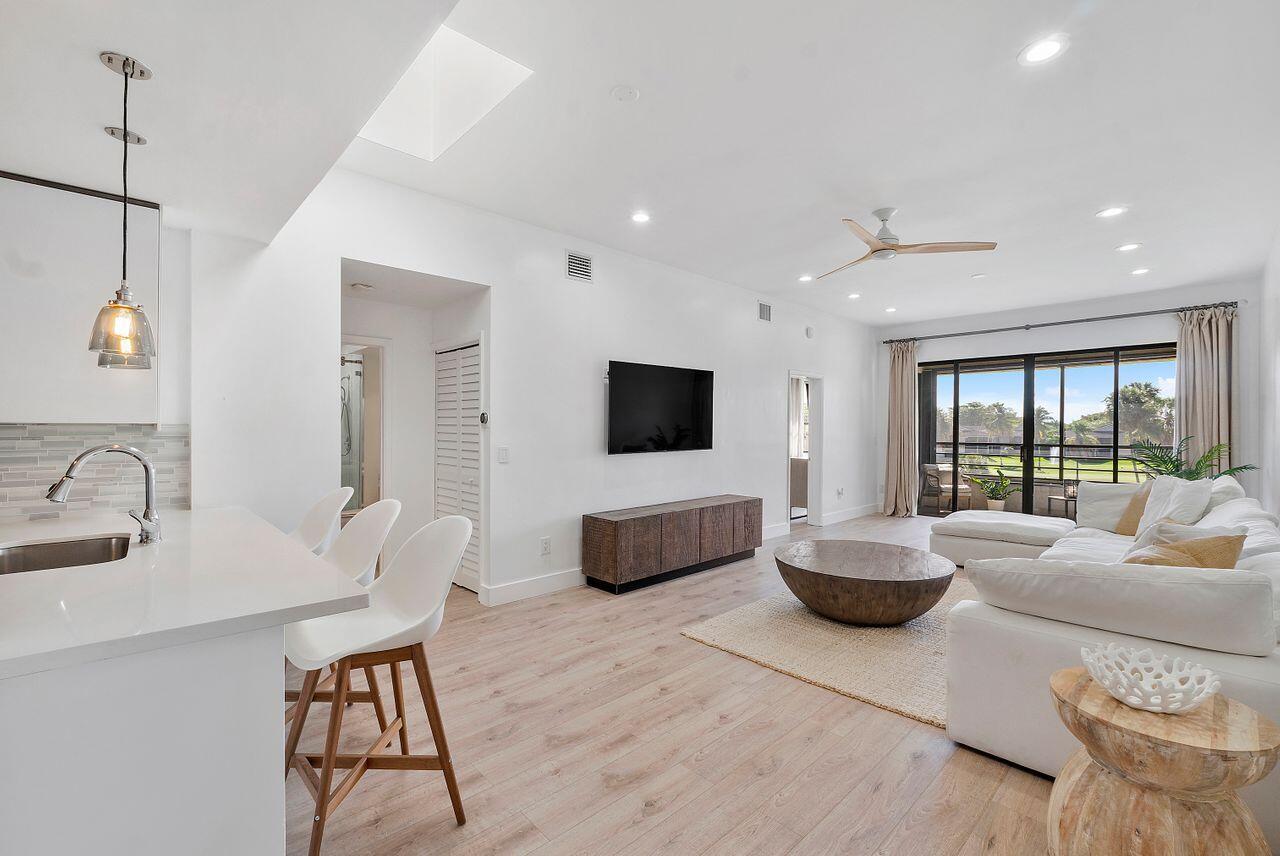 7508 La Paz #304, Boca Raton FL 33433