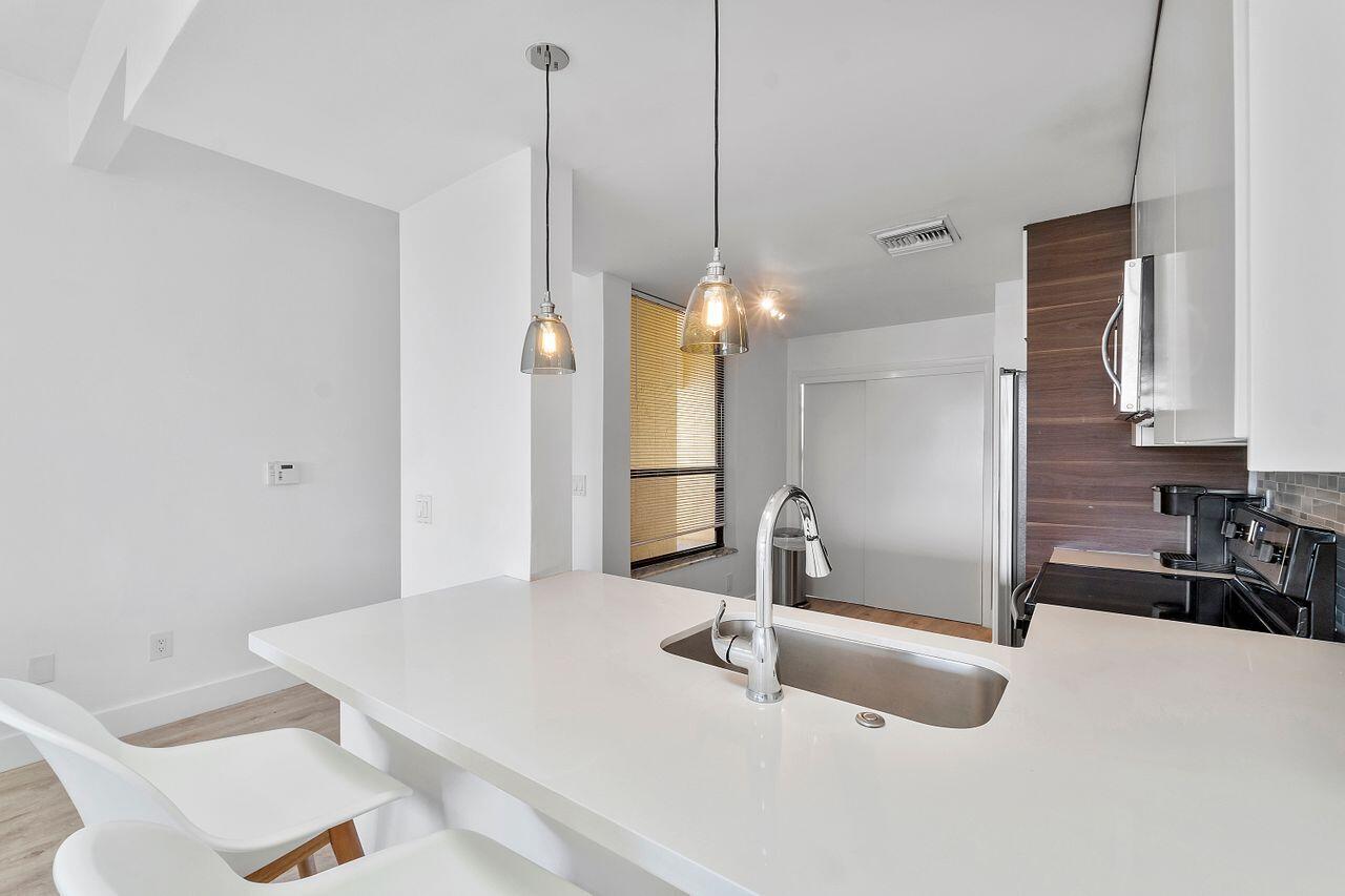 7508 La Paz #304, Boca Raton FL 33433