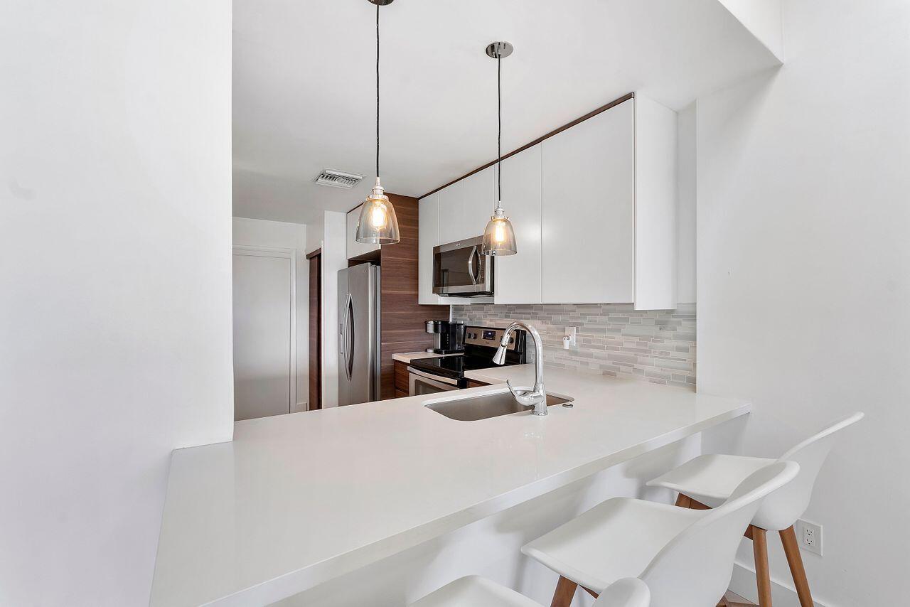 7508 La Paz #304, Boca Raton FL 33433