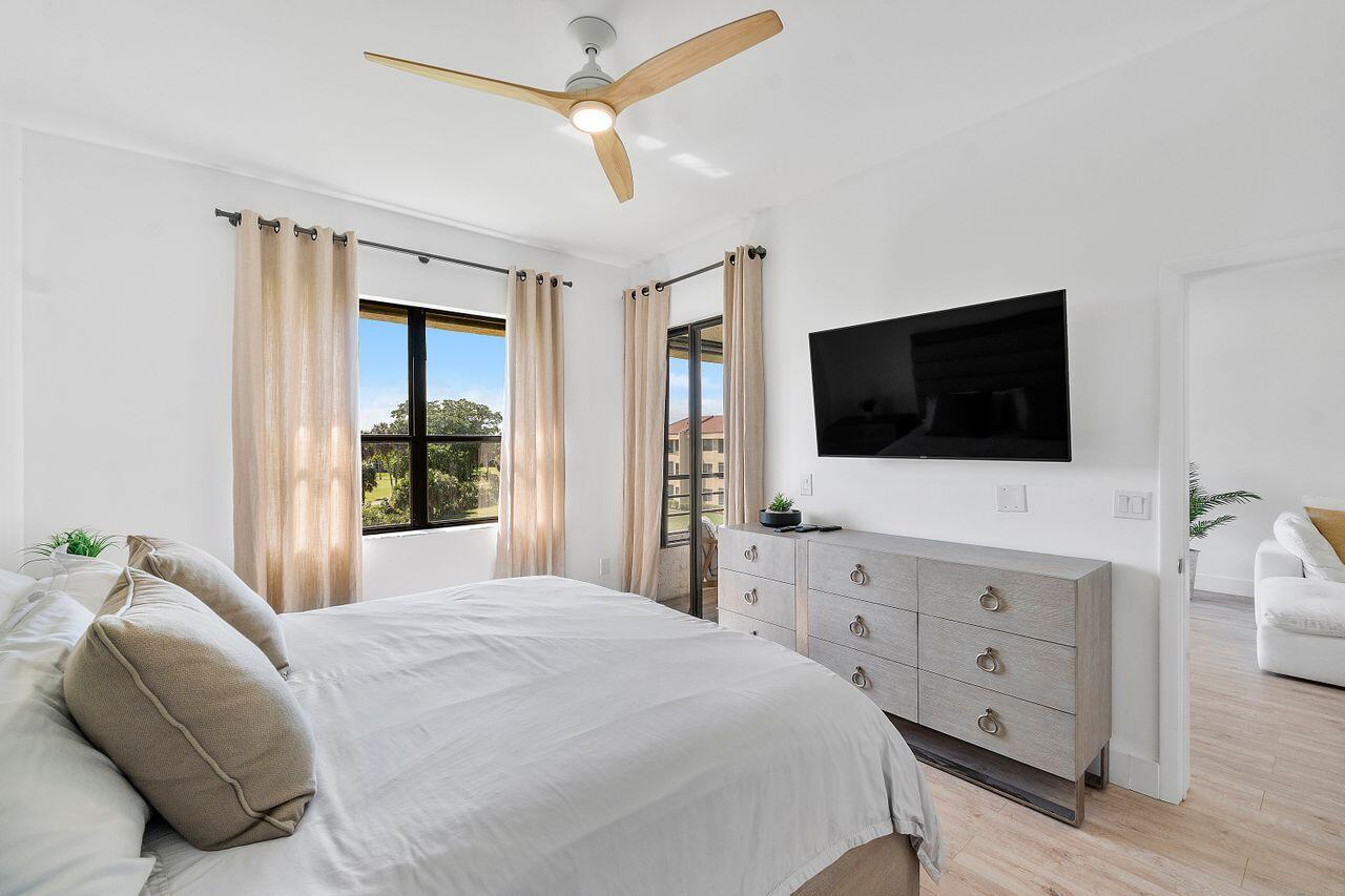 7508 La Paz #304, Boca Raton FL 33433