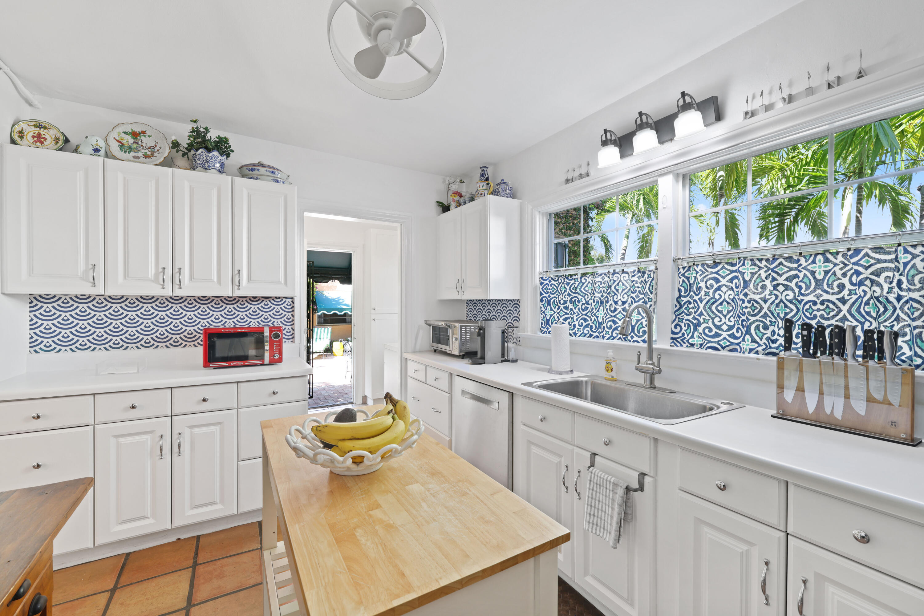 325 Greymon, West Palm Beach FL 33405