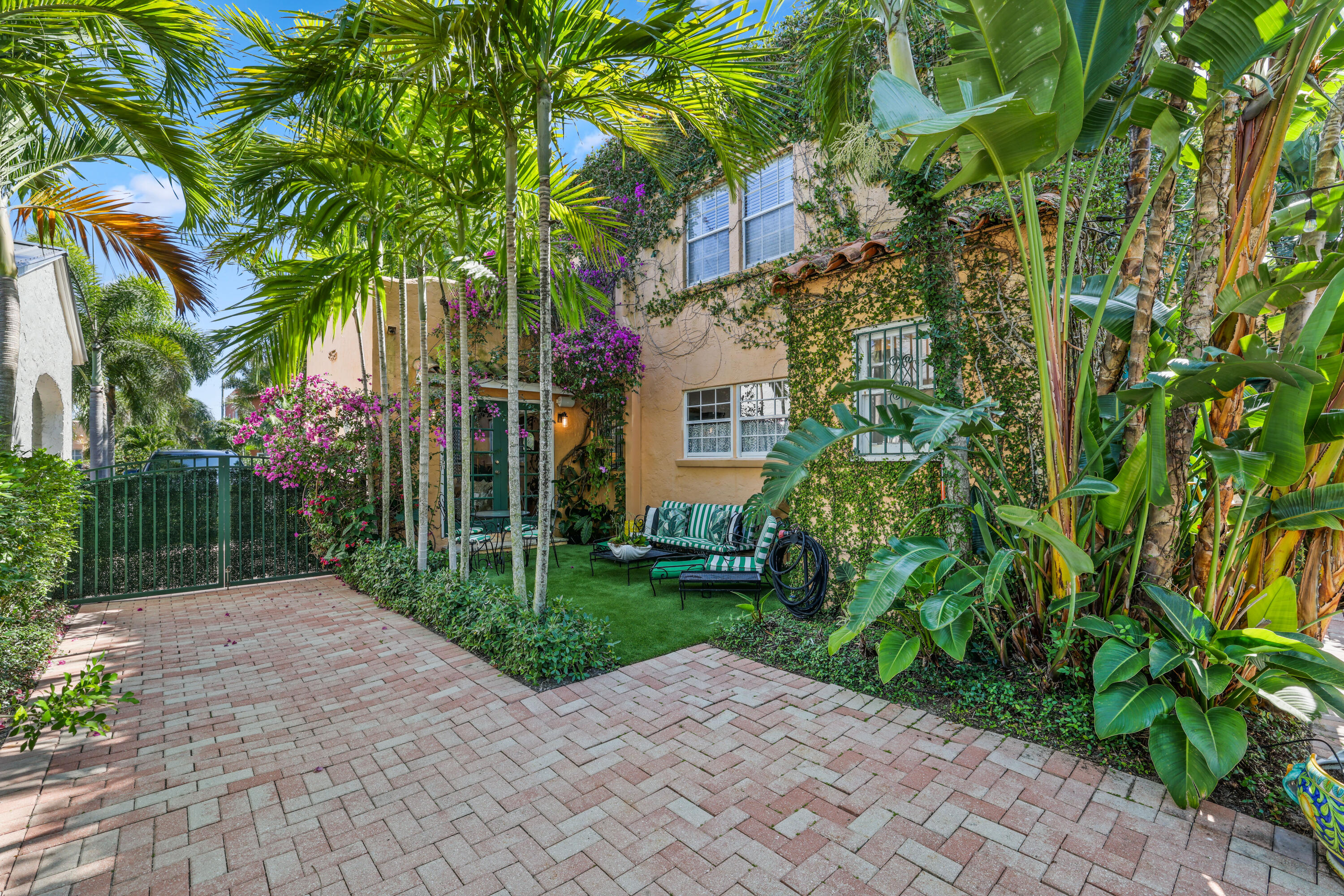 325 Greymon, West Palm Beach FL 33405