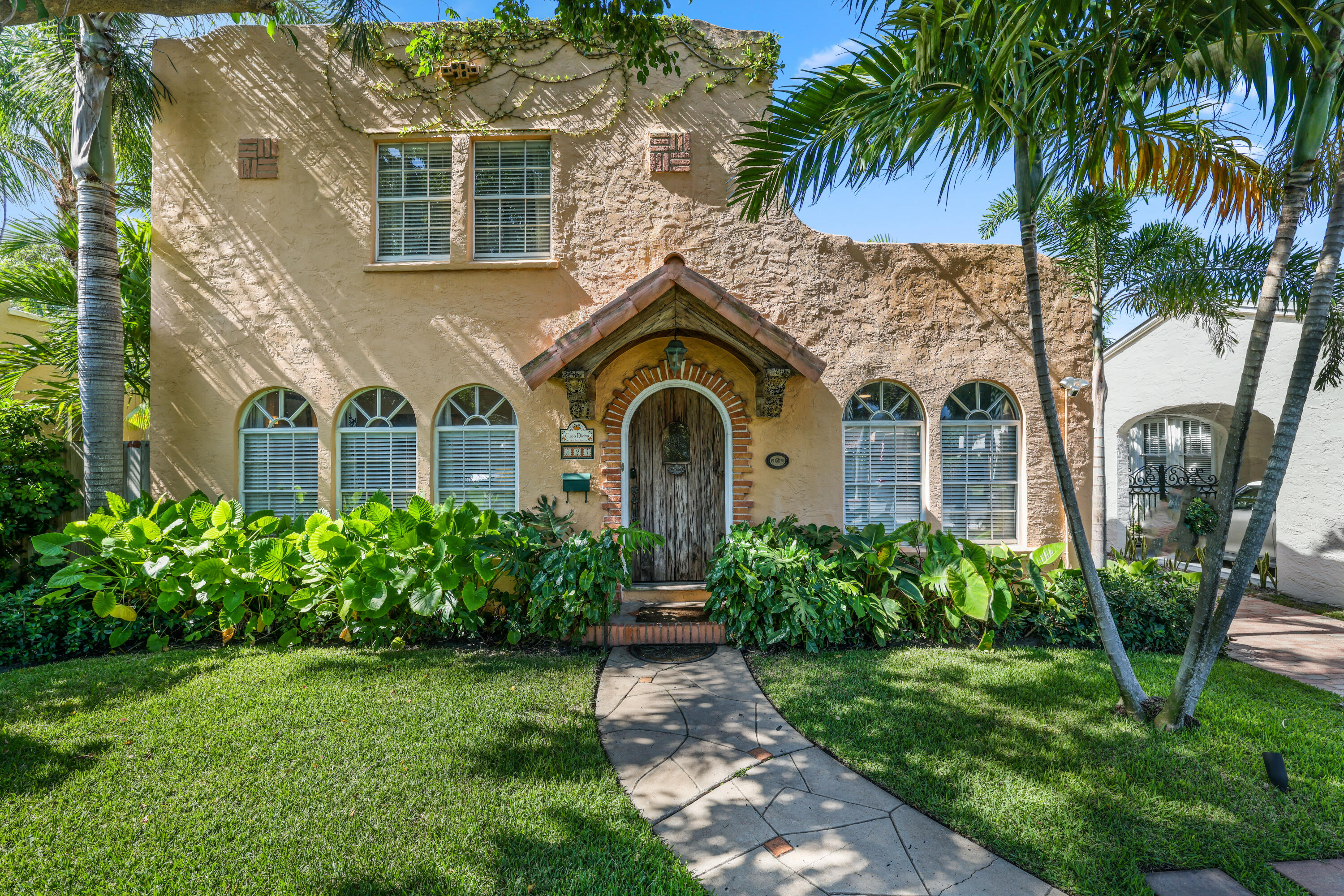 325 Greymon, West Palm Beach FL 33405