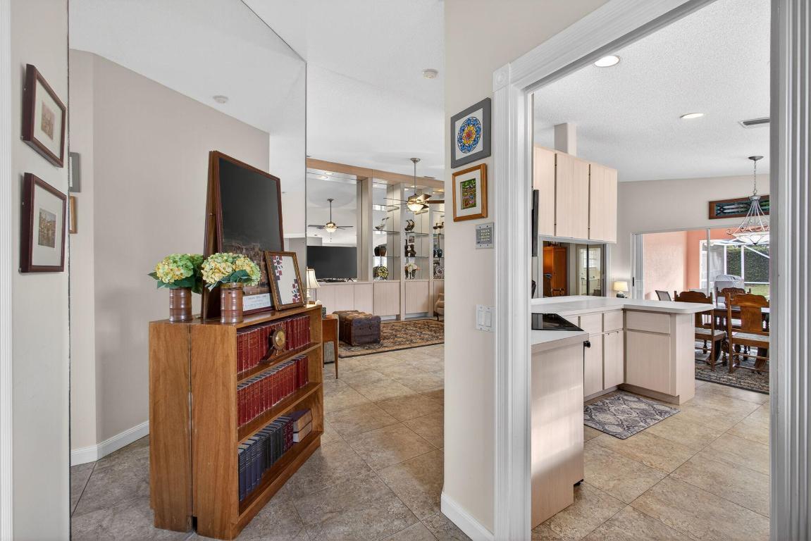 4238 Royal Oak, Palm Beach Gardens FL 33410