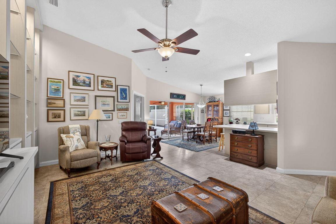 4238 Royal Oak, Palm Beach Gardens FL 33410
