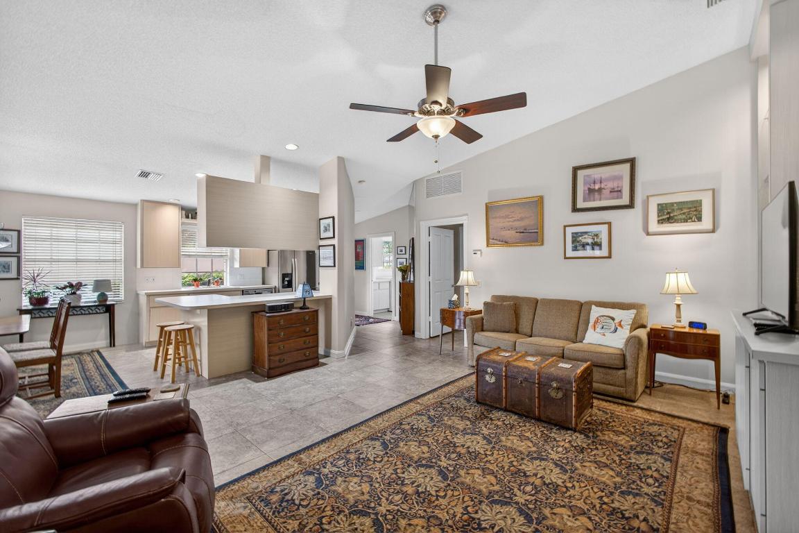 4238 Royal Oak, Palm Beach Gardens FL 33410