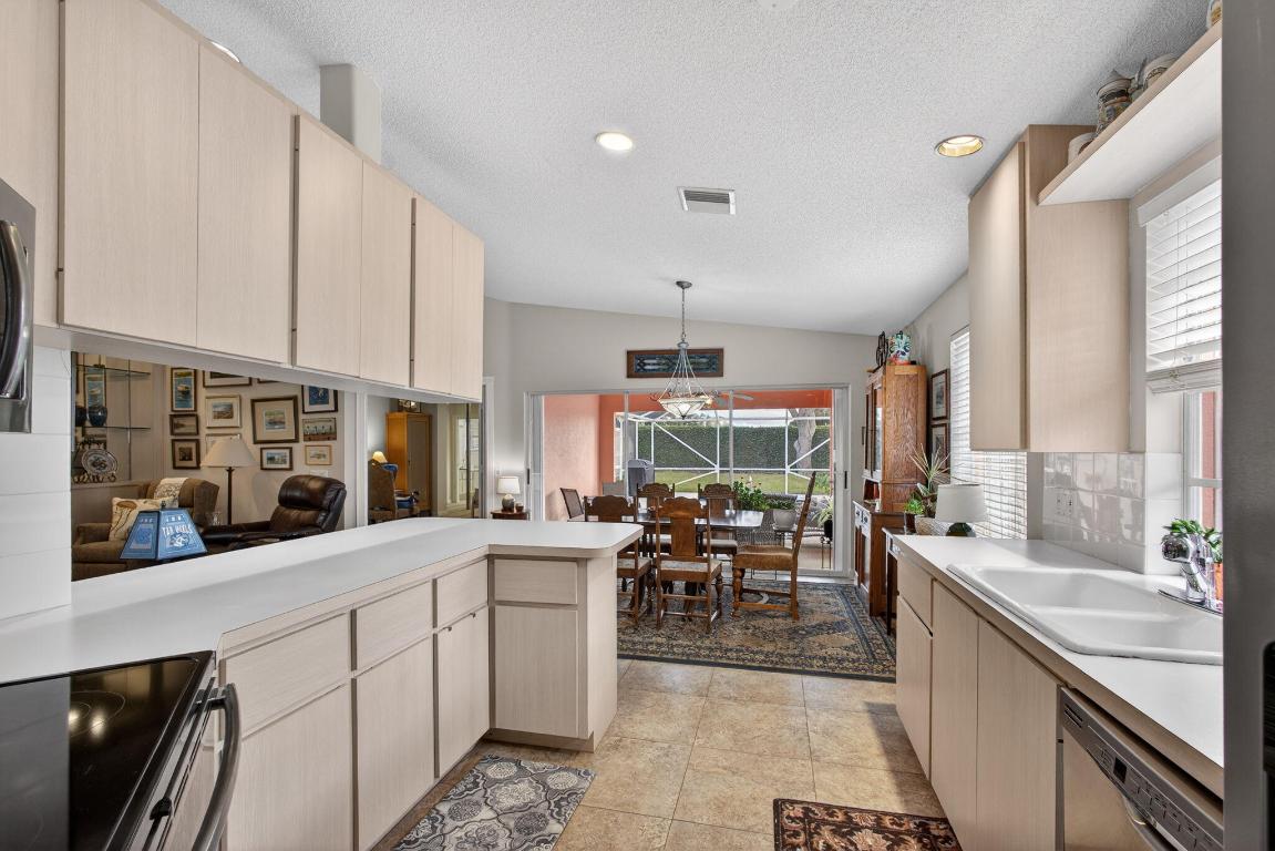 4238 Royal Oak, Palm Beach Gardens FL 33410
