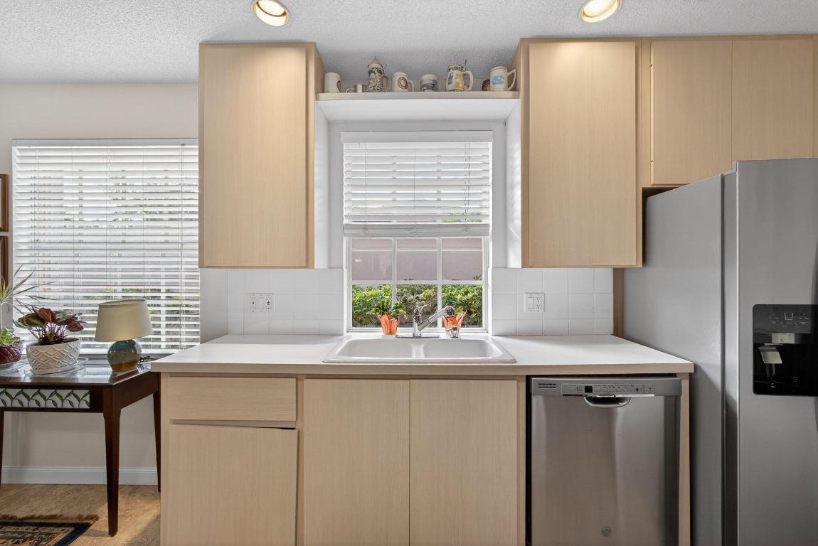 4238 Royal Oak, Palm Beach Gardens FL 33410