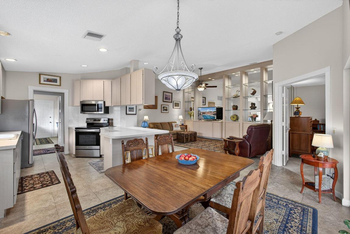 4238 Royal Oak, Palm Beach Gardens FL 33410