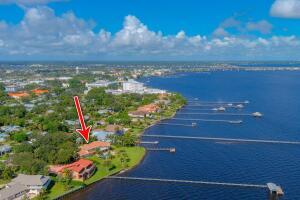 901 SE Riverside, Stuart FL 34994