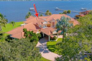 901 SE Riverside, Stuart FL 34994