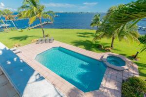 901 SE Riverside, Stuart FL 34994