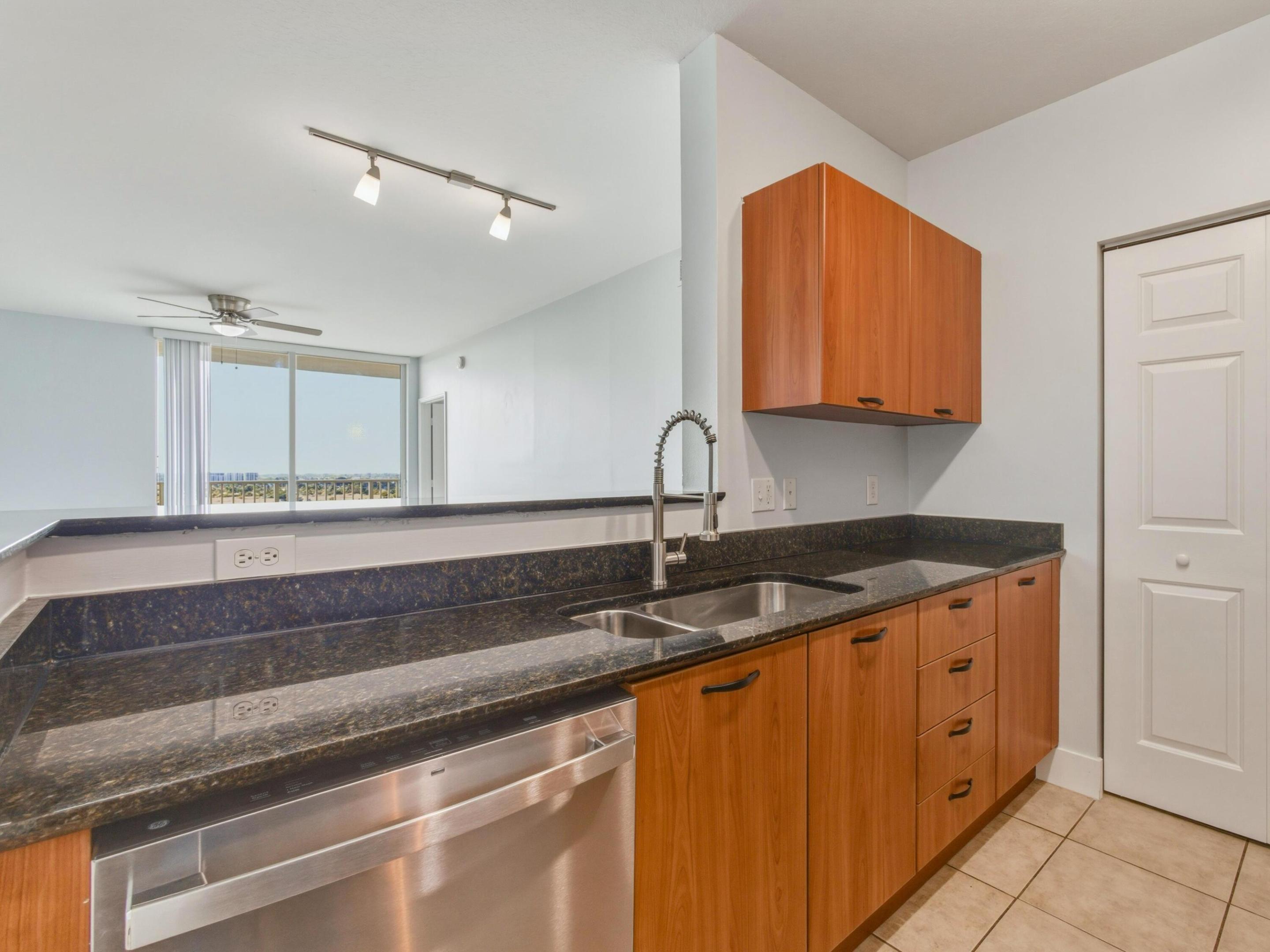 625 Casa Loma #1206, Boynton Beach FL 33435