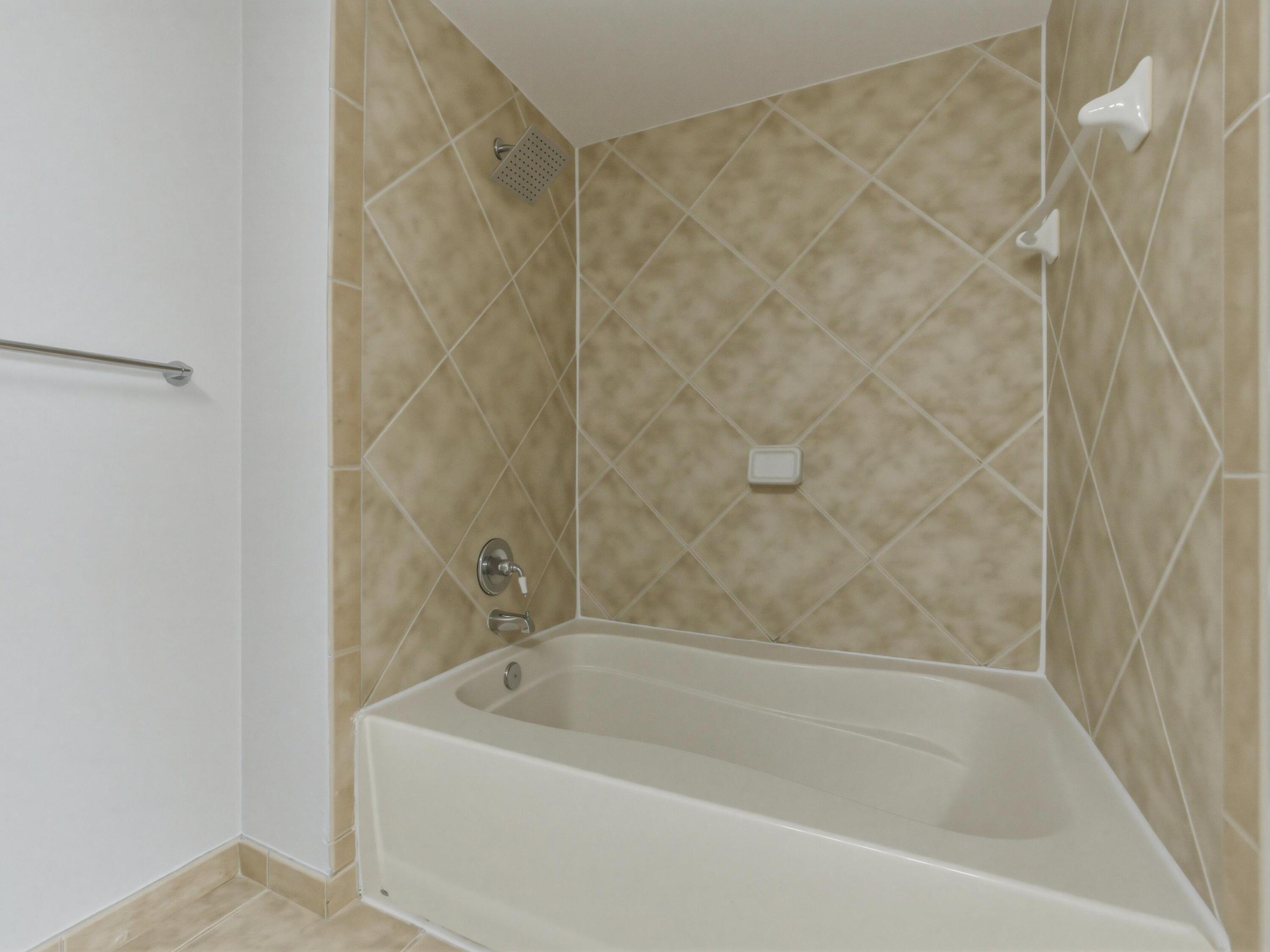 625 Casa Loma #1206, Boynton Beach FL 33435