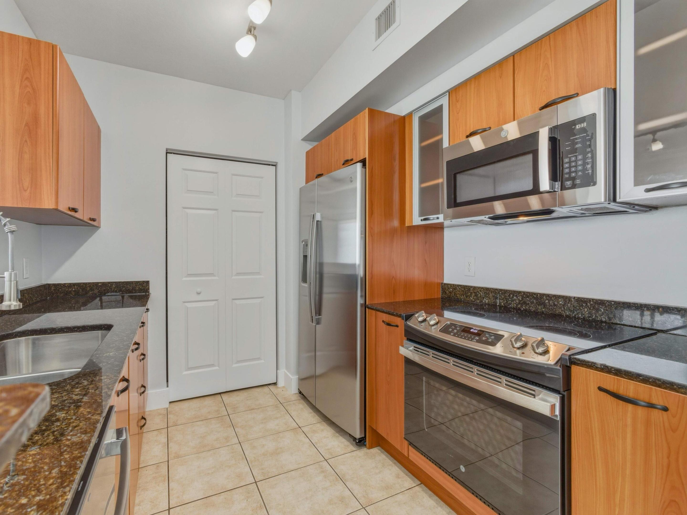 625 Casa Loma #1206, Boynton Beach FL 33435