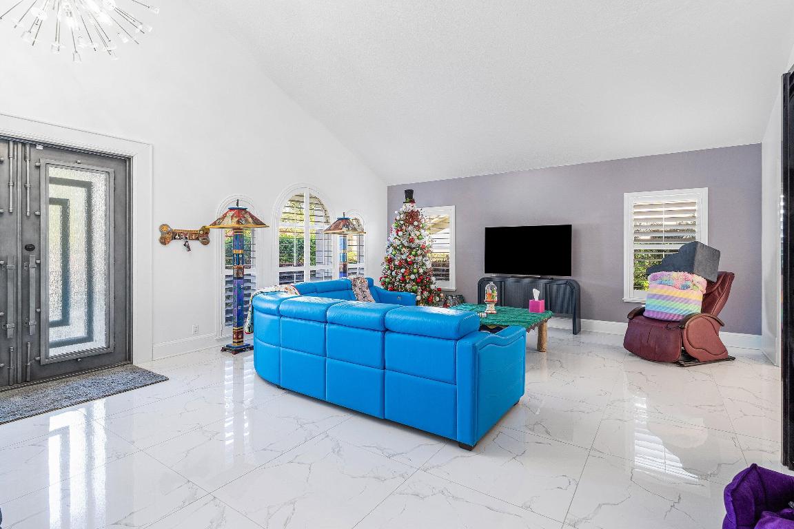 678 Carriage Hill, Boca Raton FL 33486