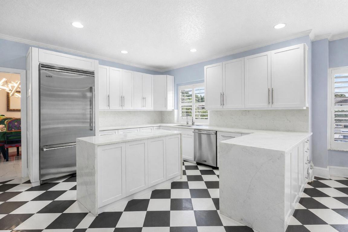 678 Carriage Hill, Boca Raton FL 33486